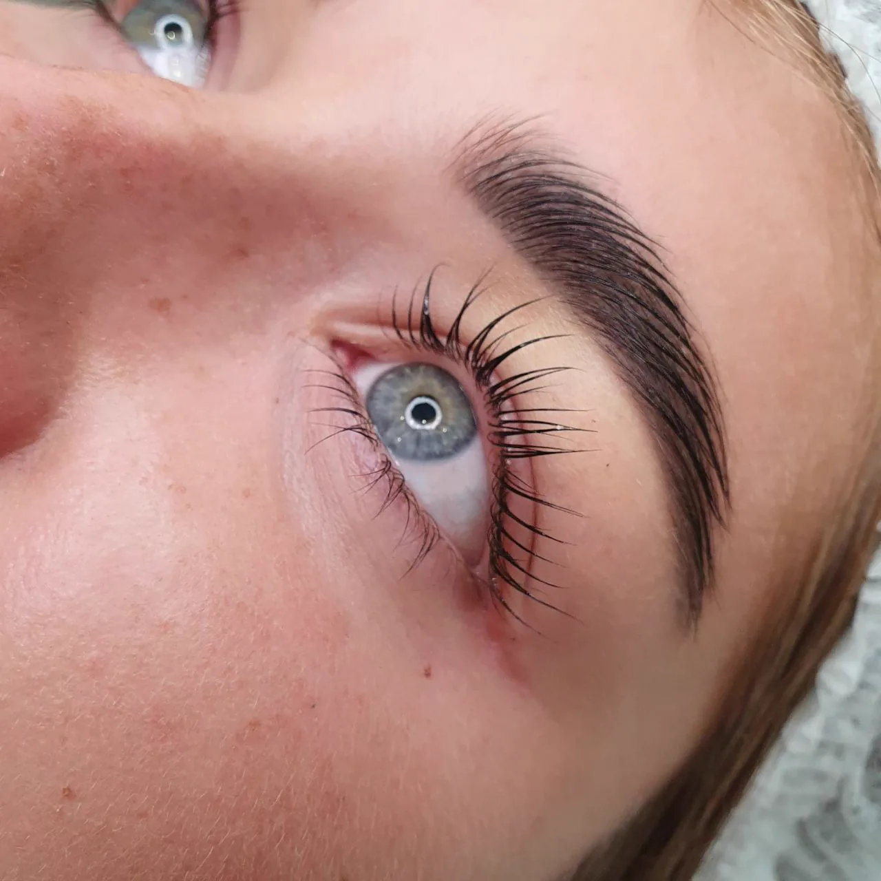 Lash und Brow Lifting